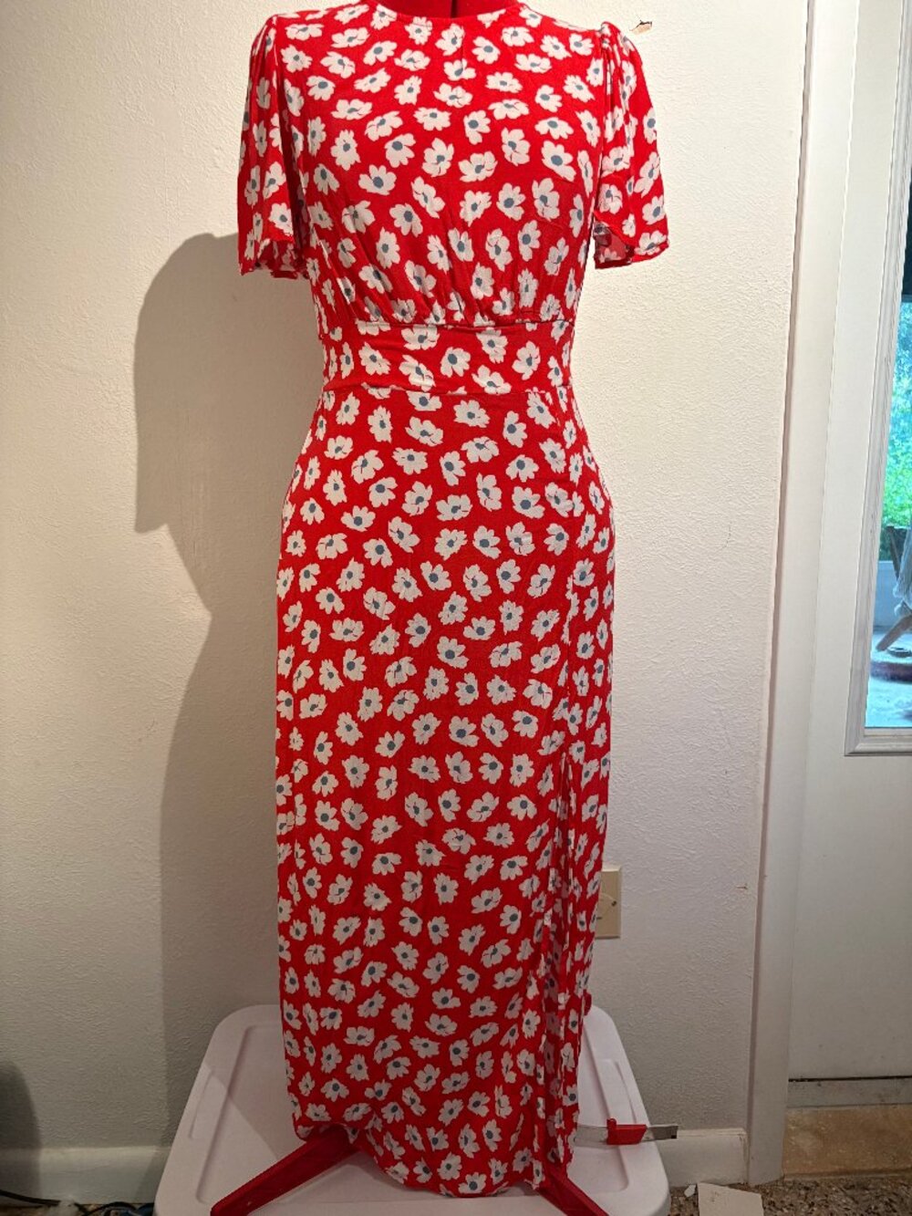 Sugar + Lips Red Floral Short-Sleeve Midi Dress Size S